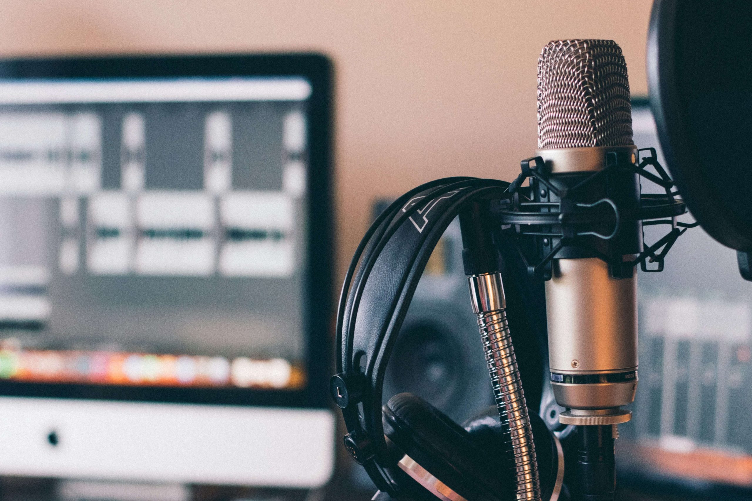 b2b founder best podcasts